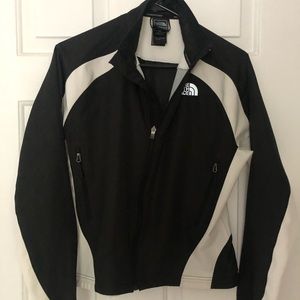 North Face woman’s fly weight jacket